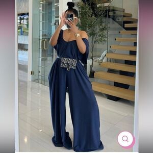 NWOT Minaa Monroe flowy deep v jumpsuit